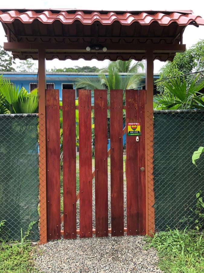Hotel One Love Puerto Viejo Puerto Viejo de Talamanca المظهر الخارجي الصورة