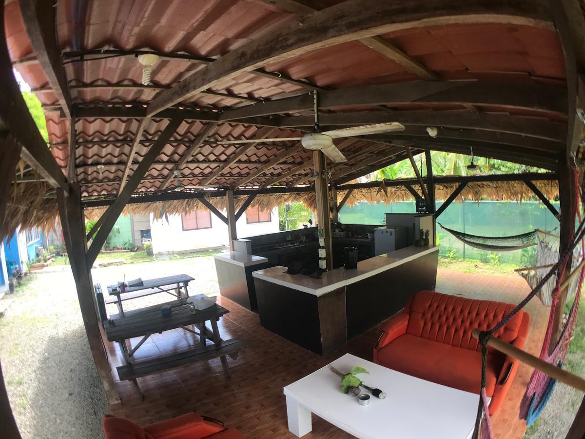 Hotel One Love Puerto Viejo Puerto Viejo de Talamanca المظهر الخارجي الصورة