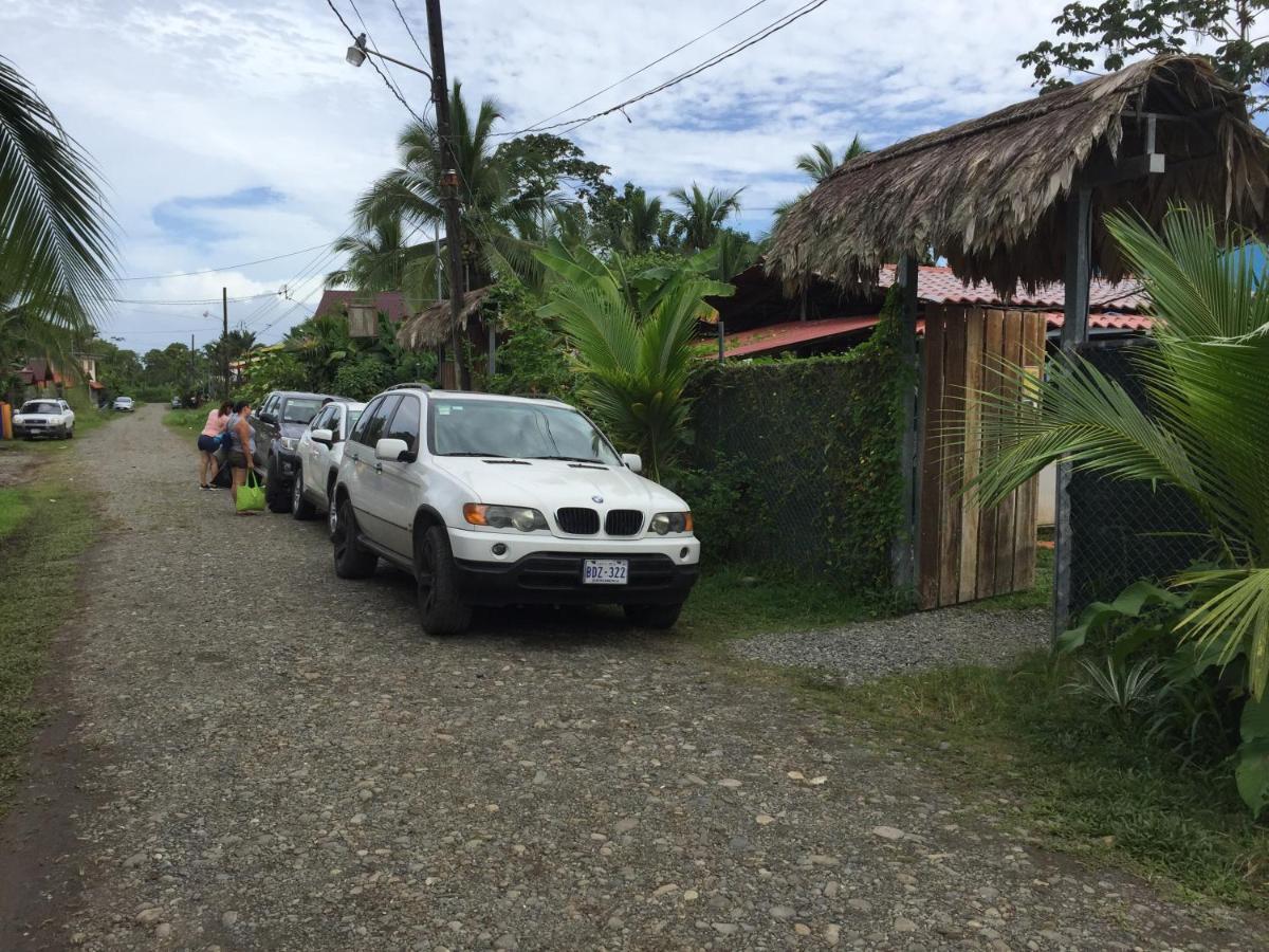 Hotel One Love Puerto Viejo Puerto Viejo de Talamanca المظهر الخارجي الصورة