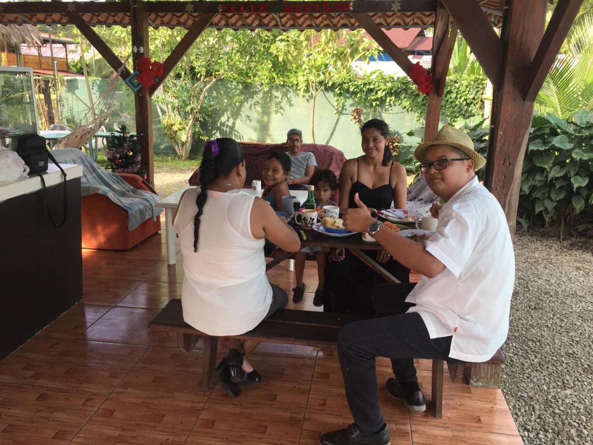 Hotel One Love Puerto Viejo Puerto Viejo de Talamanca المظهر الخارجي الصورة